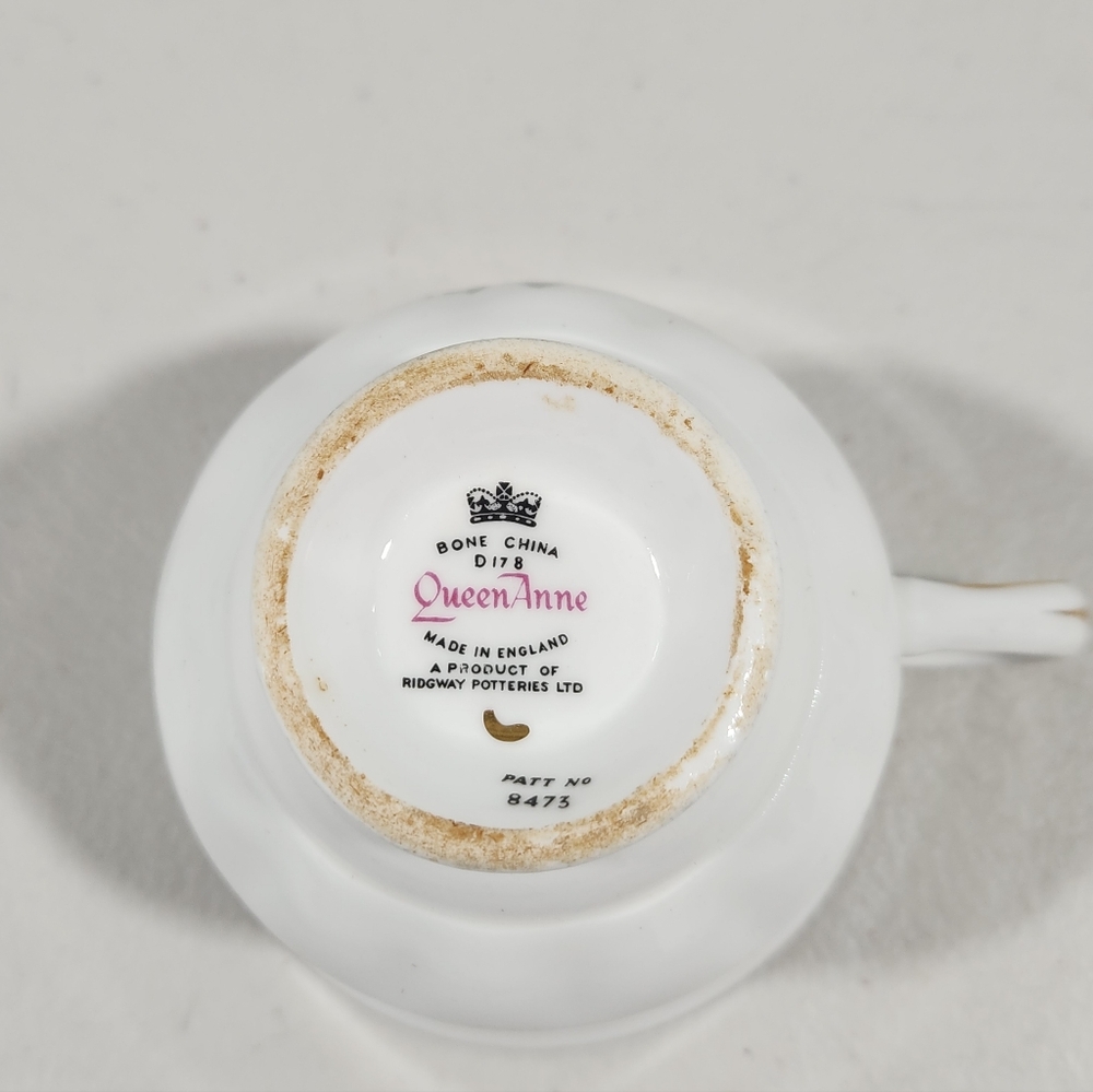 Queen Anne Tea Cup and Saucer - Picture 7 of 7